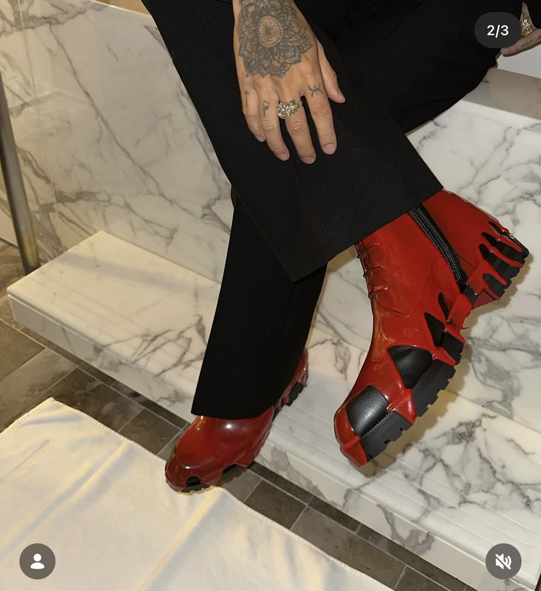 baIIroomextrava's tweet photo. les chaussures omg elles sont MAGNIFIQUES https://t.co/3876AhOwJq