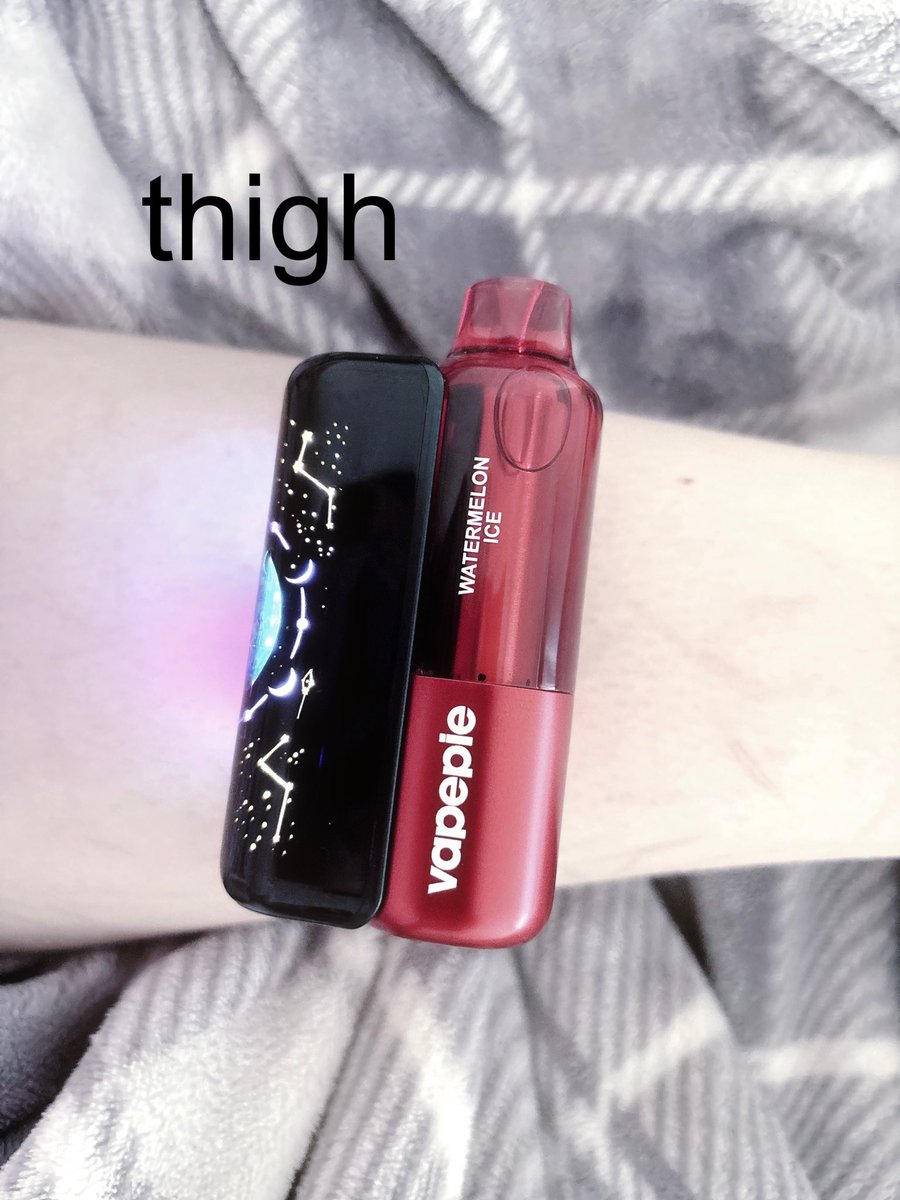 noarished's tweet photo. bc cuz i saw people on tl do this fuck fuck fuck i'm fat https://t.co/pDcfYUqc4D