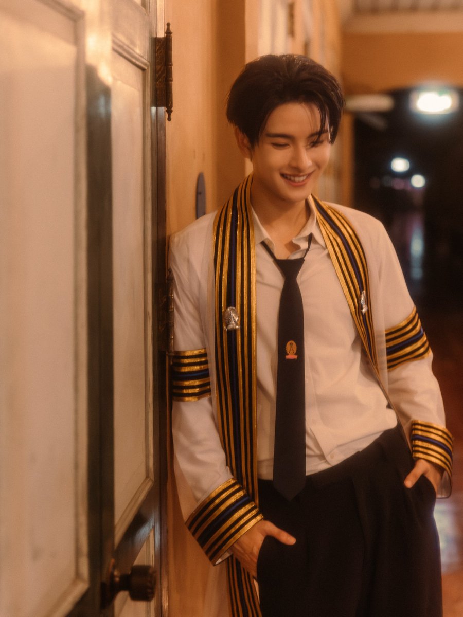 BUSshine__id's tweet photo. ʚ Khunpol IG Post Update ɞ
— 27.09.2026 : khunpol.busofficial
สมัยป๊าหนุ่มๆ
#KHUNPOLGraduationDay
#BUSbecauseofyouishine
#KHUNPOL https://t.co/yDJRdNsgwN