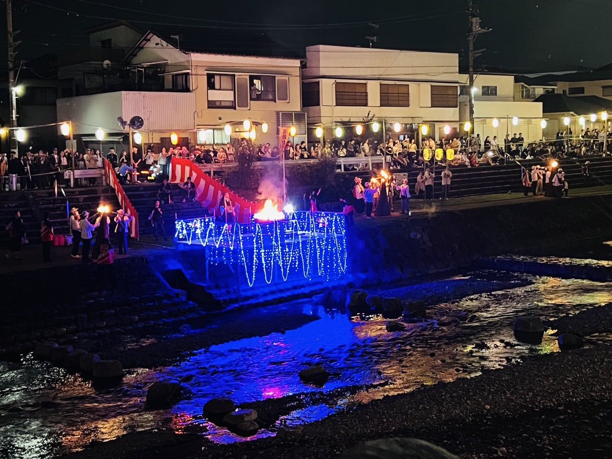 tn_hadano's tweet photo. 第79回秦野たばこ祭、今年も無事に終了しました。
みなさま、楽しめましたか？
フィナーレの花��も綺麗でしたね🎆🤩また来年も盛り上がりますように、願いを込めて！🔥🔥🔥 https://t.co/HN0WLJPRX2