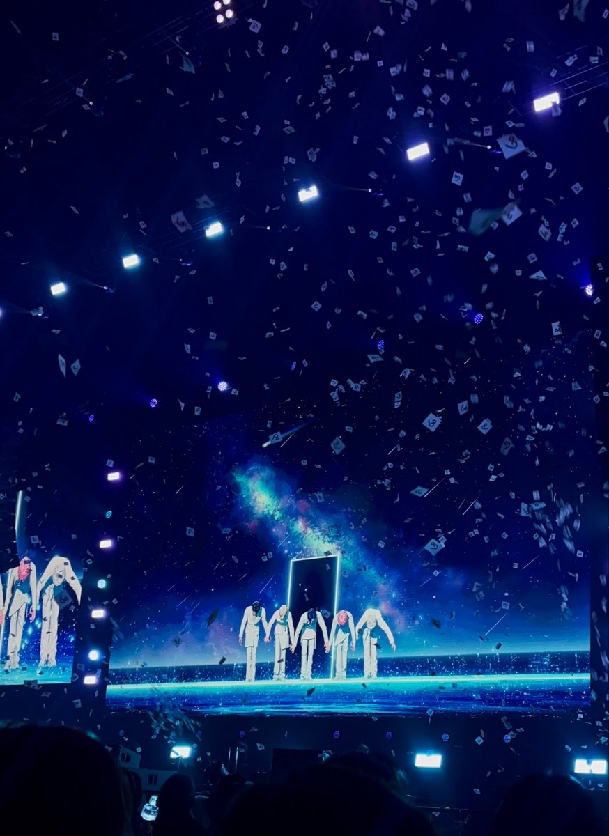 mmumuumum's tweet photo. 플레이브 콘서트에는 감동이잇다.. https://t.co/cApGShckYH