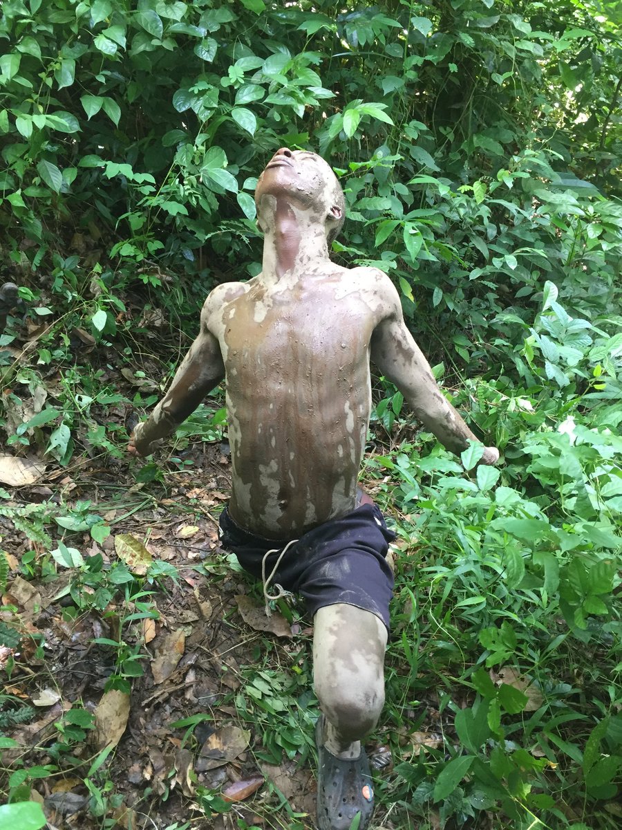 buluku01's tweet photo. I'm a model and Actor I need a company to sign me https://t.co/R28mkghZpC