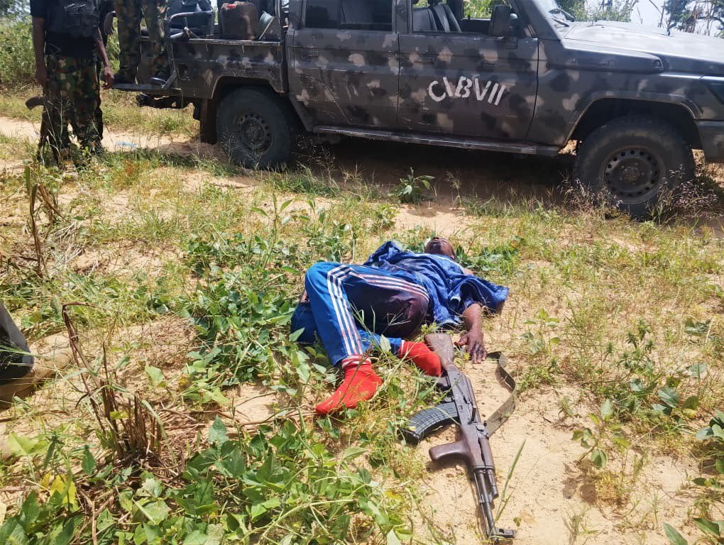 DaChE46's tweet photo. Troops raid terrorists’ enclave, neutralise fighter, recover AK-47 in Sokoto

By: Zagazola Makama

Troops of Sector 2, Operation FANSAN YAMMA, have neutralised a terrorist during a raid on a suspected terrorist hideout in Gudu Local Government Area of Sokoto State.

Security sources told Zagazola Makama that the operation was conducted following credible intelligence on the presence of terrorists around Karani village.

The troops advanced towards the suspected terrorist camp and, upon making contact with the hostile elements, engaged them with firepower, neutralising one terrorist while others fled into the surrounding forest.

During the exploitation of the camp, the troops recovered one AK-47 rifle loaded with live ammunition, one operational motorcycle, military camouflage uniforms, maintenance tools and other logistical supplies.

Following the encounter, the troops conducted clearance operations across the surrounding forest axis to dominate the area and deny the fleeing terrorists freedom of movement.

The recovered weapons and equipment have been taken into custody as troops continue operations to track fleeing members of the group and dismantle their networks in the area.