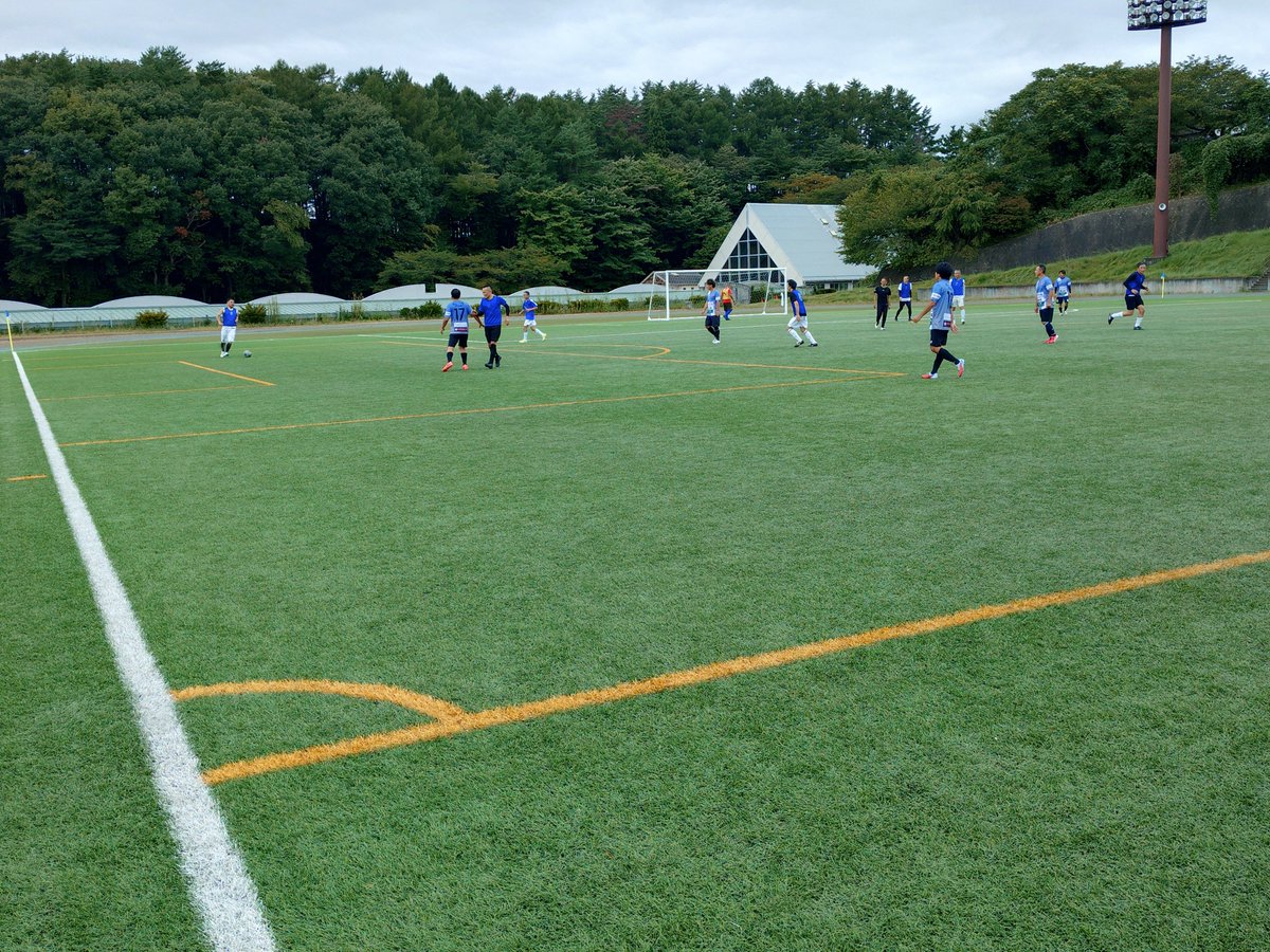 Tosihikouchida's tweet photo. 今日は、長坂総合グランドサッカー場で、新潟県上越市柿崎サッカー協会と北杜市サッカー協会の交流試合を開催しました。30年以上前から、合併以前の須玉町と柿崎町か姉妹町として交流を続けており、毎年柿崎ドームでのフットサル大会には参加していますが、久々にお越し頂き感激でした。 https://t.co/yME7Ibw8Tv