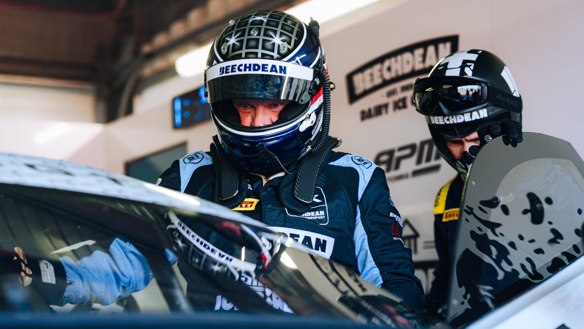 BeechdeanAMR's tweet photo. It's time. Andrew Howard's 157th and final British GT race is about to start.

📺 Watch LIVE ▶️ https://t.co/JqGfgwoXmW

📸 Phil Hay https://t.co/nrylbvvYE3