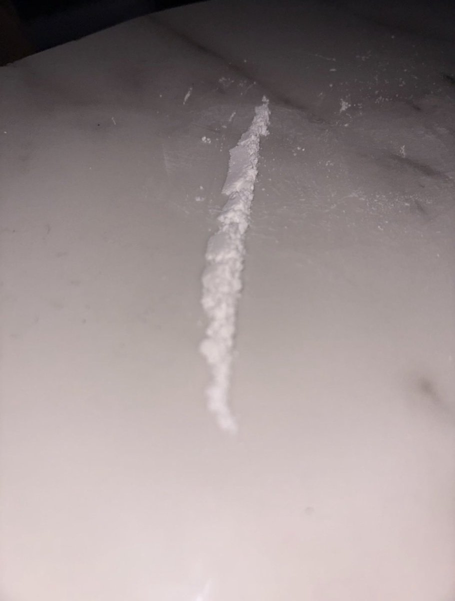 Smithcpos's tweet photo. Longest line I’ve ever done #drugtwt #methtwt https://t.co/g1wHOzF4uU