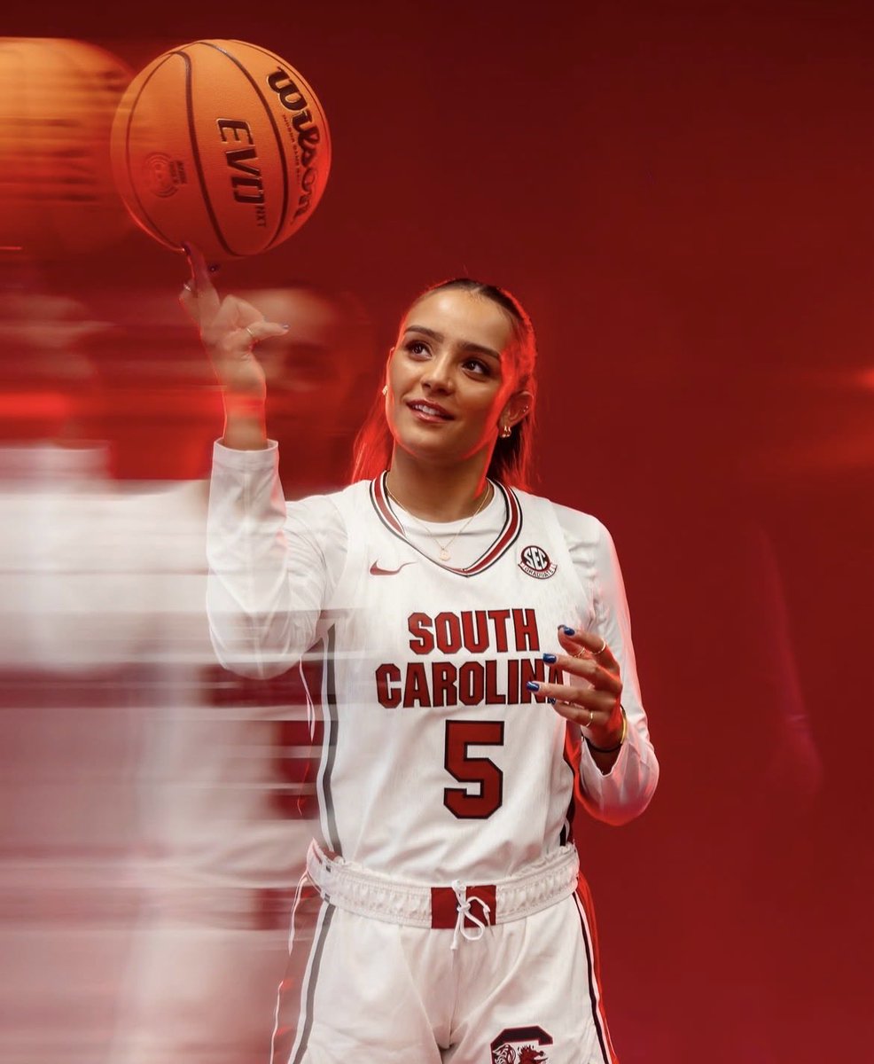 GamecocksPlsWin's tweet photo. ITS *exhibition* GAMEDAYYYYYYYYYYY

WE ARE SOOOOOOO BACK 🥹🐔🤙 https://t.co/MTAhBTivrB