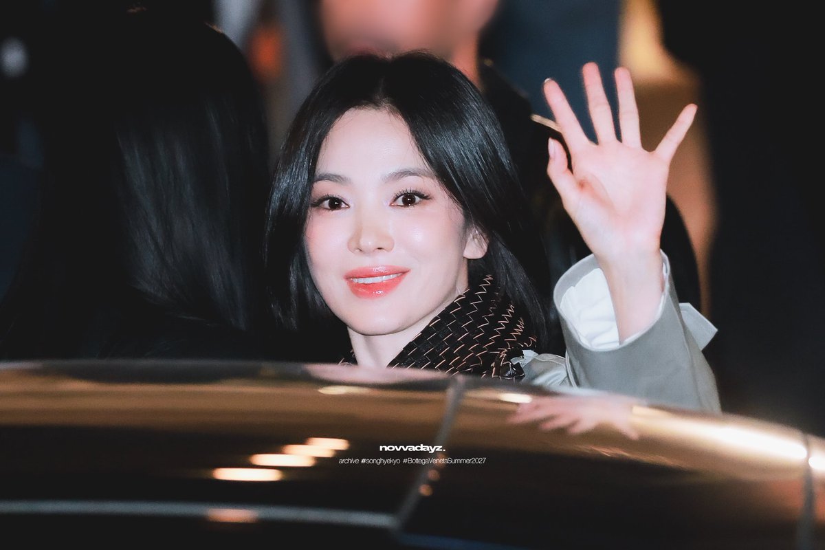 novvname's tweet photo. 260926 #송혜교 #SongHyeKyo

#BottegaVeneta
#BottegaVenetaSummer2027 https://t.co/iT8mV2v4v7