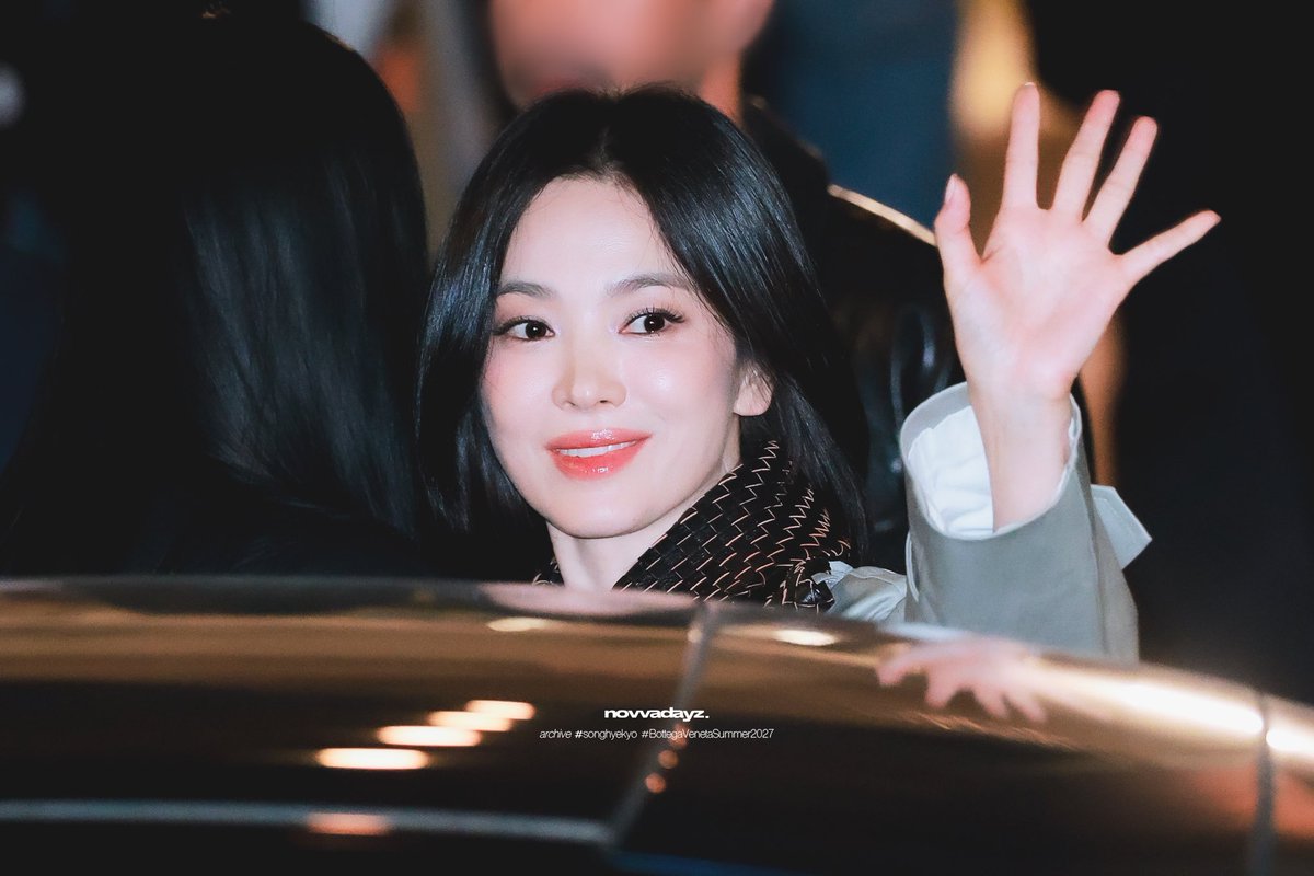 novvname's tweet photo. 260926 #송혜교 #SongHyeKyo

#BottegaVeneta
#BottegaVenetaSummer2027 https://t.co/iT8mV2v4v7