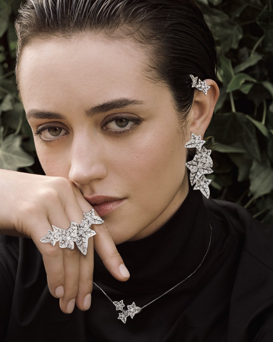 Boucheron's tweet photo. At Boucheron, nature is untamed. The Lierre de Paris collection can be worn in endless ways, capturing the free spirit of ivy.
 
#Boucheron #LierredeParis https://t.co/lH6MbjlBBH
