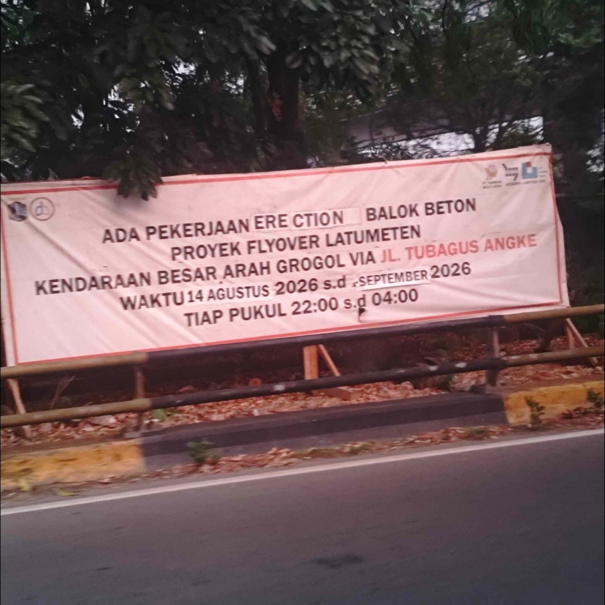 aureuscyno's tweet photo. ada pekerjaan WHAT https://t.co/LBFDvKt6Kw