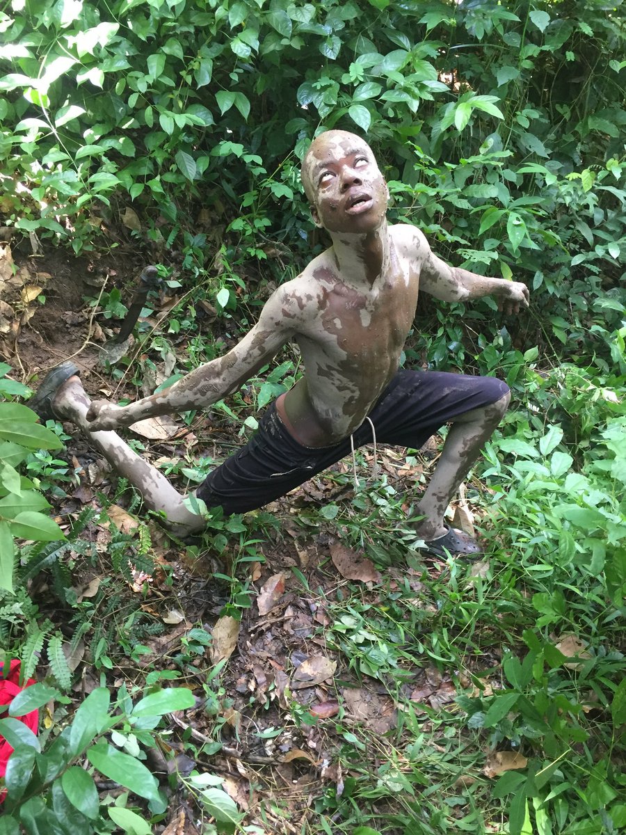 buluku01's tweet photo. I'm a model and Actor I need a company to sign me https://t.co/R28mkghZpC