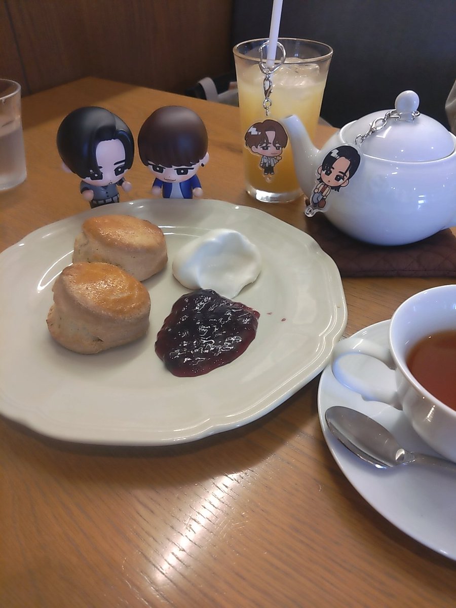 mm2r16's tweet photo. ランチは出汁バーがあるお店へ
お茶はアフタヌーンティー
晩ごはんはビビム
姉よ、今日も楽しかったよ😊 https://t.co/vnhAYjLspZ
