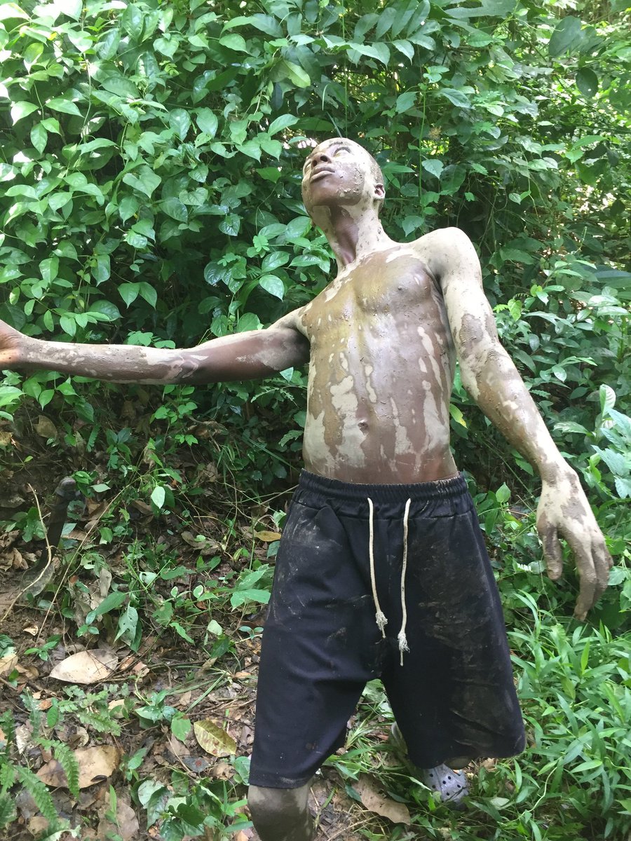 buluku01's tweet photo. I'm a model and Actor I need a company to sign me https://t.co/R28mkghZpC