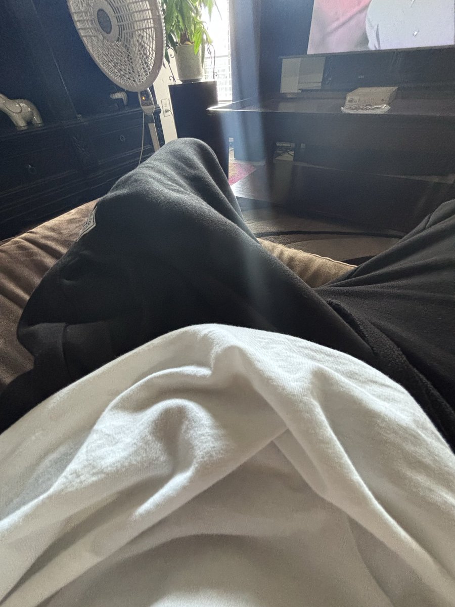 jojolovesfreaks's tweet photo. Shhh 🤫

#lightskin #puertorican #fortworth #dallas #shortbutmydickbig🙂 https://t.co/xSPm2DSdmK
