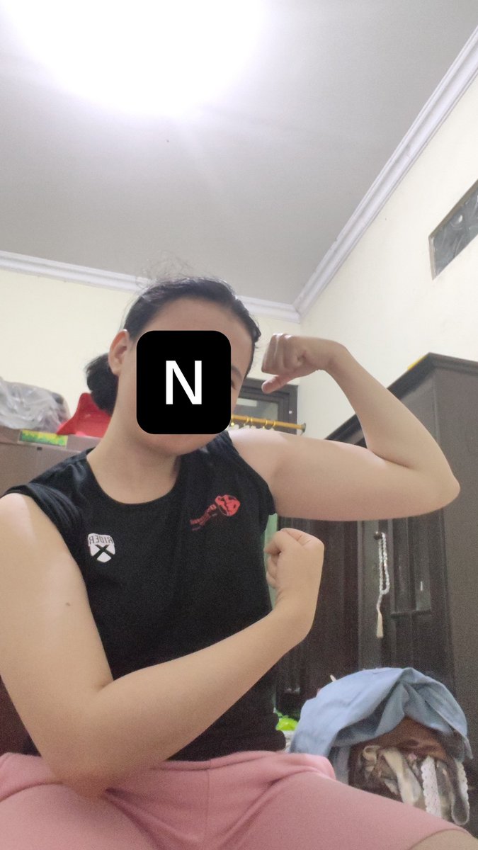 forrealmeh's tweet photo. Segede kepala lengannya wkwk https://t.co/KxTOg7bGR4
