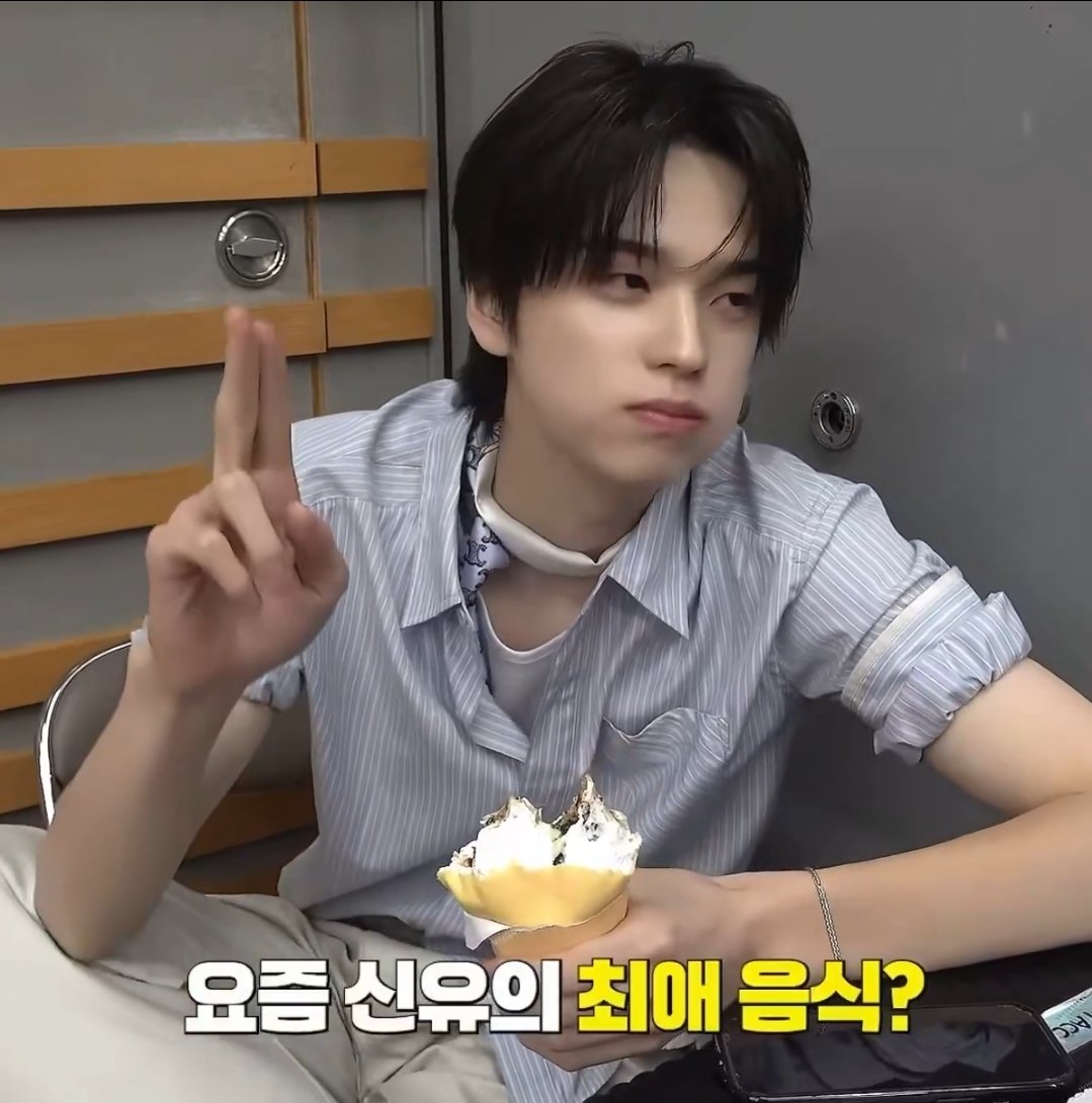 tofuteria's tweet photo. 아니진짜 남자포즈 실화임? https://t.co/Te5eNuM1l2