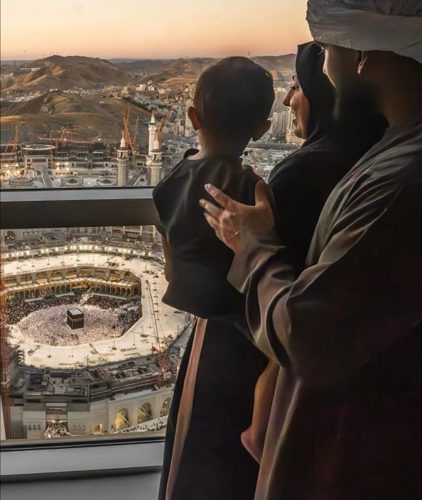 Coachmalaikah's tweet photo. Jummah Mubarak🕌🌙

from me and my family 💐🌟

May Allah bless and protect you and your entire families as we continue to grow together in achieving greatness in the cryptocurrency market 📉📉📉❤️❤️ https://t.co/R8PpNILL5x