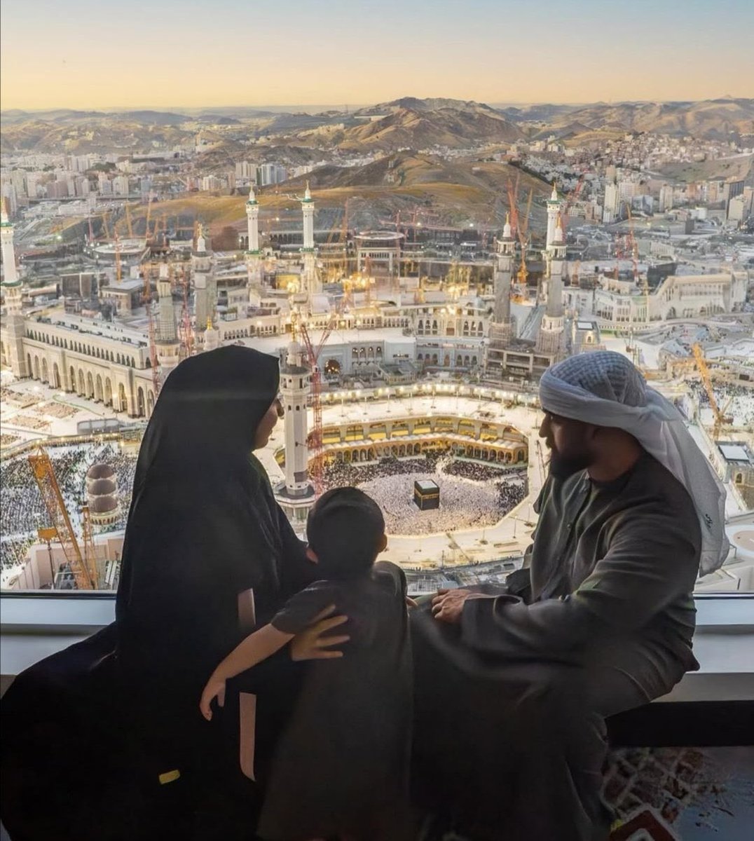 Coachmalaikah's tweet photo. Jummah Mubarak🕌🌙

from me and my family 💐🌟

May Allah bless and protect you and your entire families as we continue to grow together in achieving greatness in the cryptocurrency market 📉📉📉❤️❤️ https://t.co/R8PpNILL5x