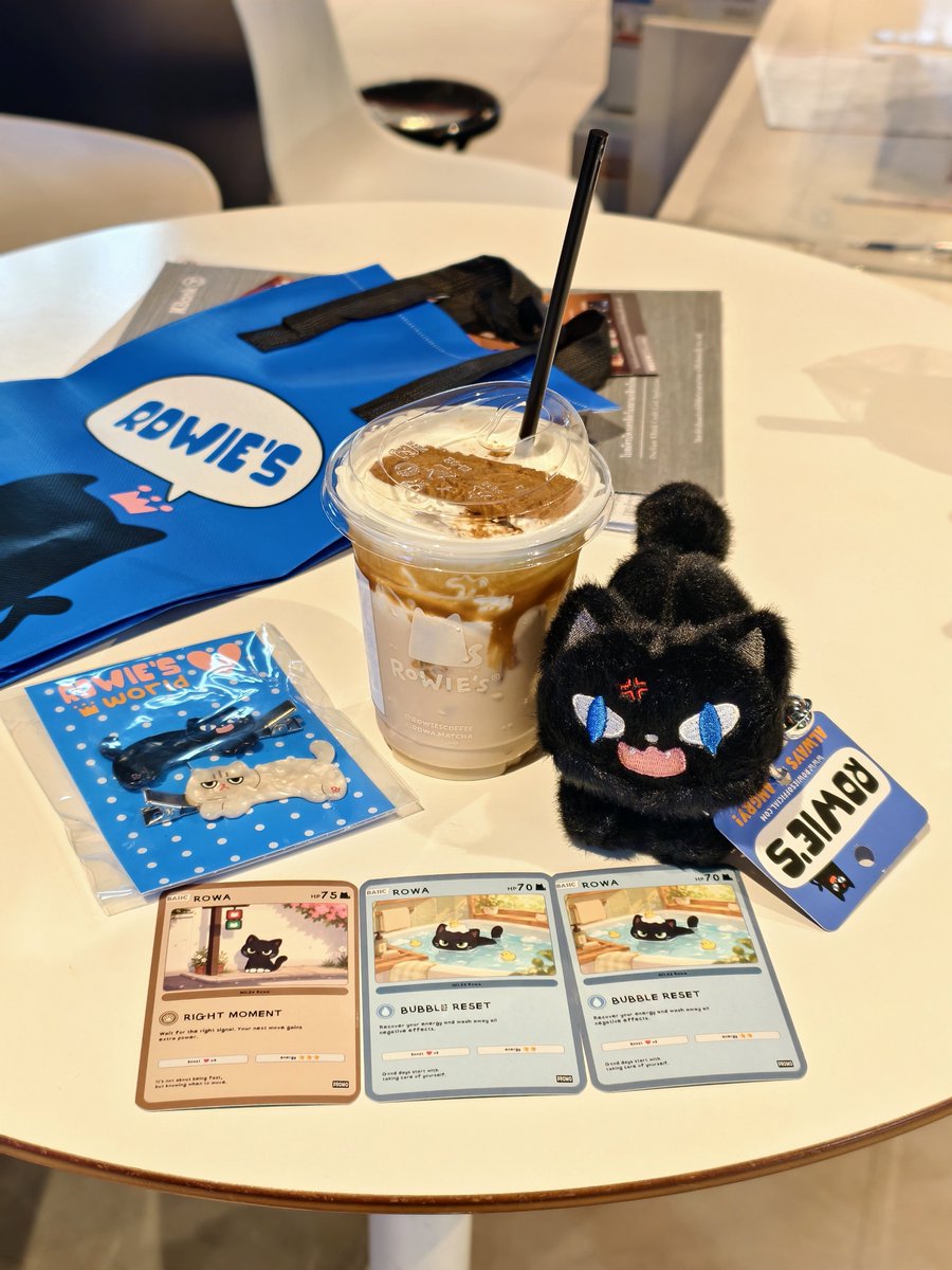 mamakim_yhsw's tweet photo. มาอุดหนุน ปป ไม่ได้อวยแต่อร่อยมาก ราคาน่ารักสุดๆ เสียดายมาไม่ทันกาแฟอ่า ไม่เปนไร เดี๋ยวมาใหม่ 😝 #rowie #rowa #fforce
ปล. แมวหางหมุนนี่ปั่นมาก ชอบ 555555 https://t.co/Ma4s3oEz1N