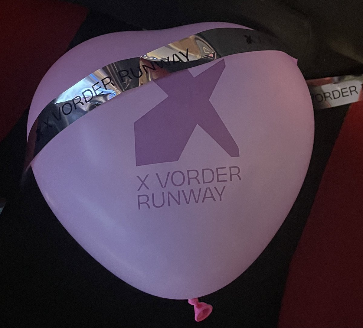 01Hatsune39's tweet photo. X_VORDER_RUNWAYマジで見どころしかないライブだった、もしかしたらもう二度と見れないようなコラボもたくさんあってよかった。
#X_VORDER_RUNWAY https://t.co/ffFuP2aWiN