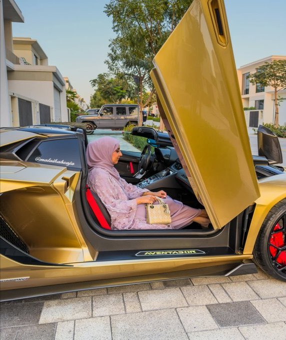 Coachmalaikah's tweet photo. JUMMAH MUBARAK 🌙🎇🌹
WISHING YOU ALL THE BEST OF THE BEST IN THIS BLESSED SEASON OF RAMADAN 🌙🎊😘
#TEAMCRYPTOCURRENCY📉📉📉
#TEAMALPHA 📉📉📉
#TEAMMALAIKARAJA😶🌫️ https://t.co/cARCPoKFOQ