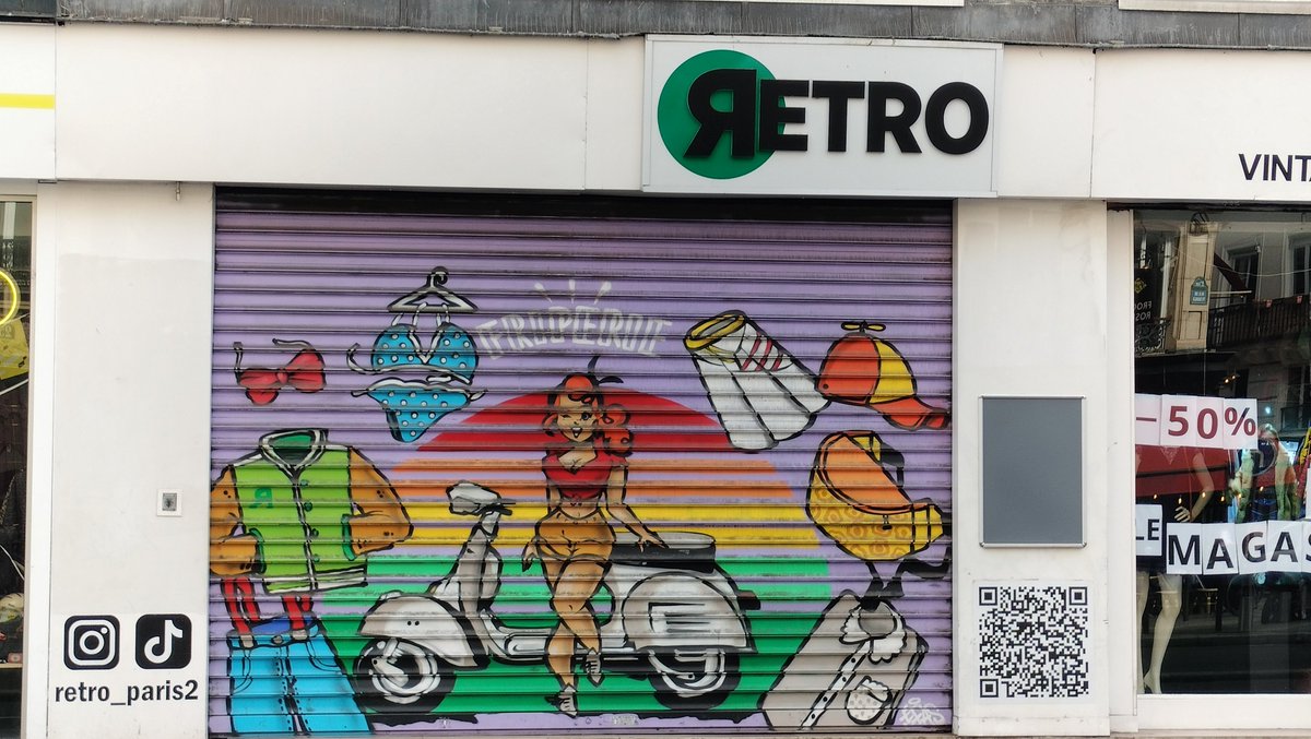 oungawa's tweet photo. #Friperie #Retro_Paris2 #shop #magasin #vintage #devanture #streetart #arturbain #urbanart #arteurbana #arteurbano #artderue #artederua #artedecalle #callero #callejero #wallart #wallpainting #muralpainting #muralart #sprainpaint #graff #graffiti #Paris #clothes #vetements #ropa https://t.co/7tZM1eRsQC