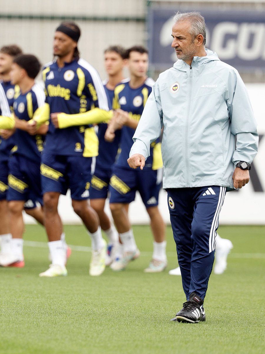 Fenerbahce's tweet photo. 📸 Çalışmalarımıza Samandıra Can Bartu Tesislerimizde gerçekleştirdiğimiz antrenmanla başladık. https://t.co/Pzp0BjcJow
