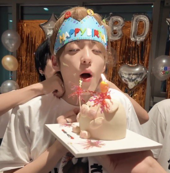 S2ddang's tweet photo. 개.. 개를 낳은 상태 됨 쾅 !!!!!!!!!!!!!!! https://t.co/lYcDjDfCEj