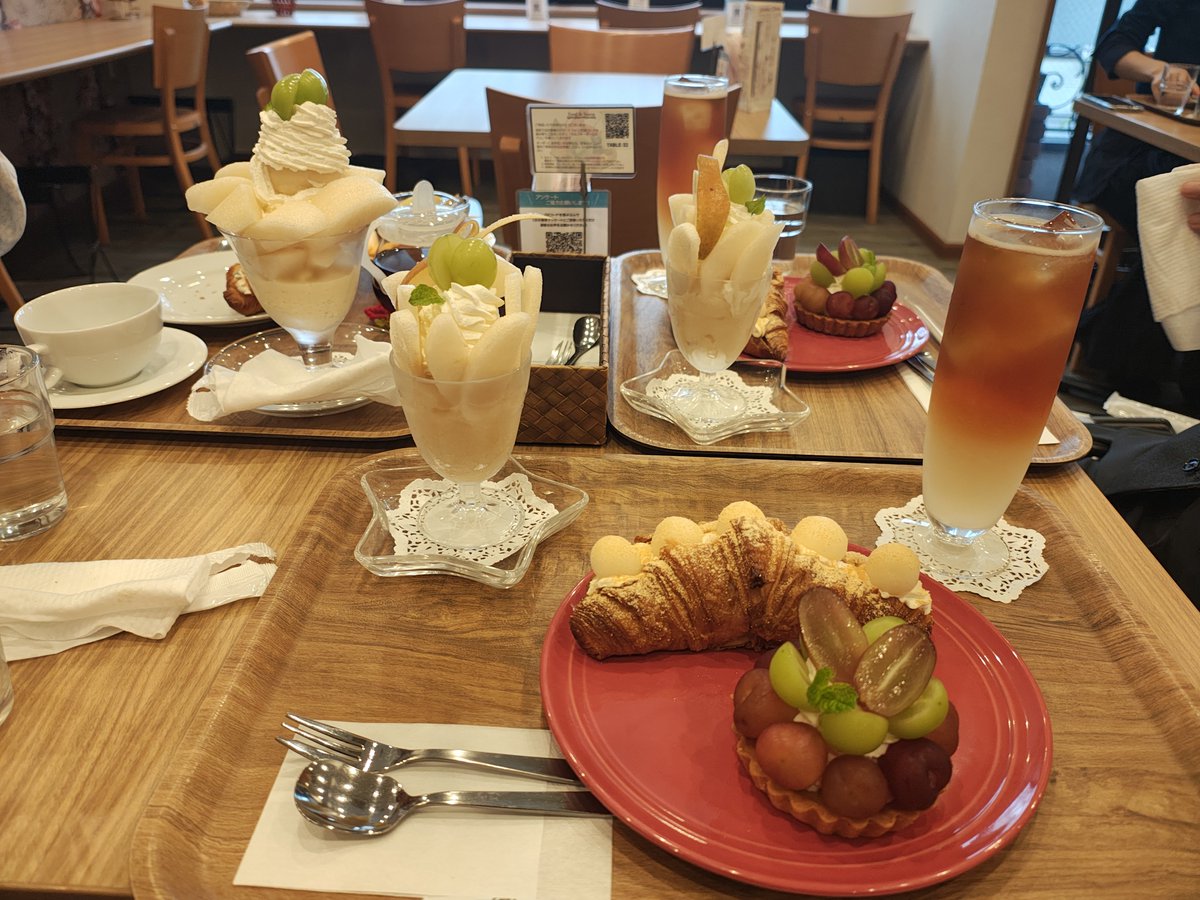 akeruna's tweet photo. 今月のフルールデゥセゾン

このクロワッサンが白玉とあんこで美味しかったし、和梨のパフェは��だからクリームと合うのかなと思っていたけど見事でした。 https://t.co/oEVmWZ6tpa