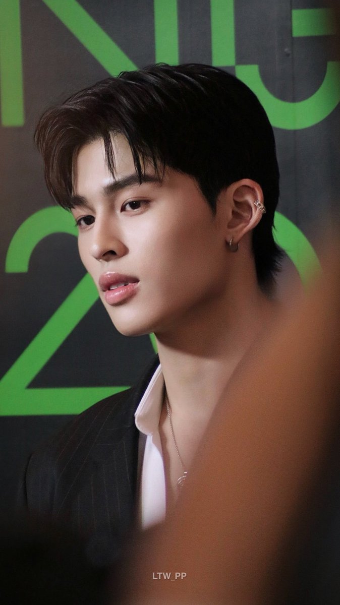 gurthcxme's tweet photo. หล่อเหมือนไม่มีอยู่จริง ㅠㅠㅠㅠㅠㅠ https://t.co/rCl9vuuRFe