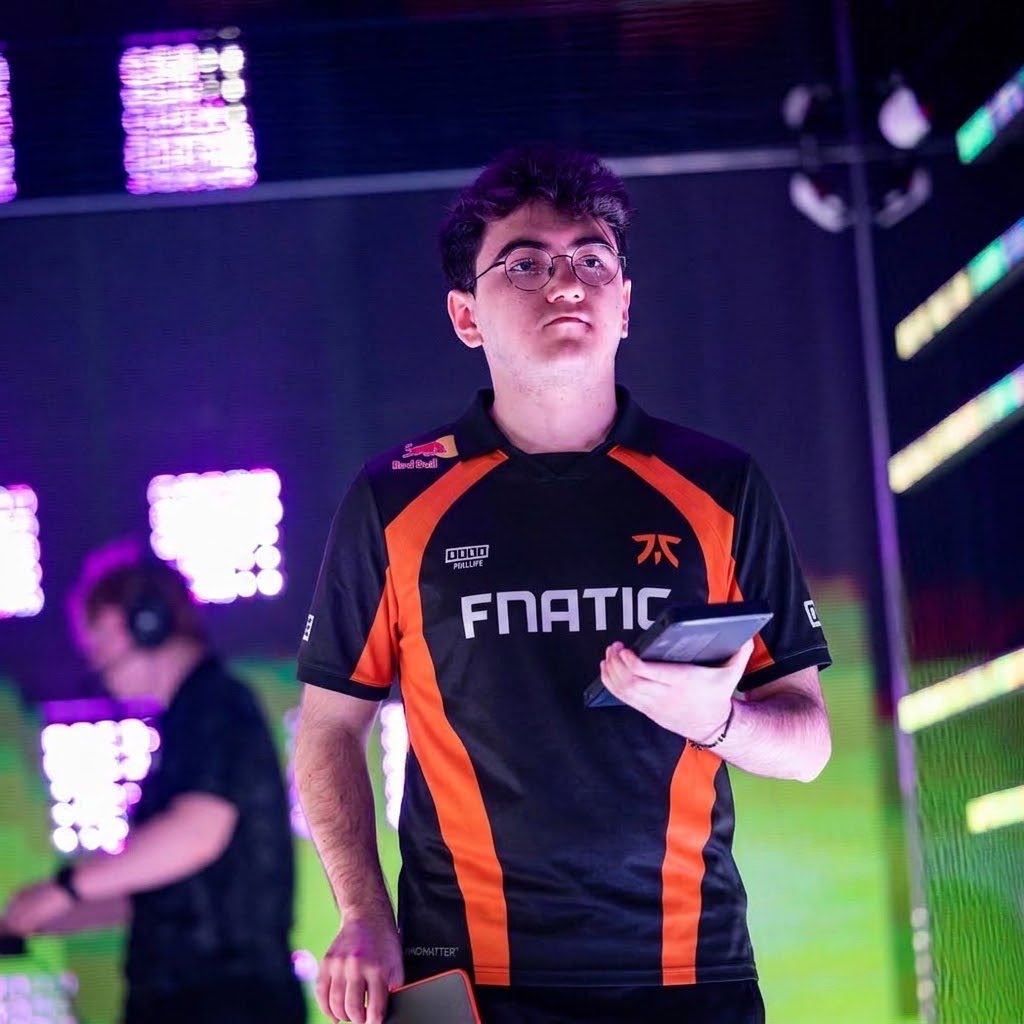 RocketBullets's tweet photo. 🚨SOURCES: LAR0K 🇹🇷 AND LOITA 🇹🇷 TO JOIN FNATIC via @Lenkee11 

The last two BBL 🇹🇷 members who are yet to make an LFT post have reportedly already made a decision.

After they finish competing in Intel Monsters Reloaded, they will represent FNATIC 🇬🇧 for the VCT 2027 Season https://t.co/v8IvEs6L8s