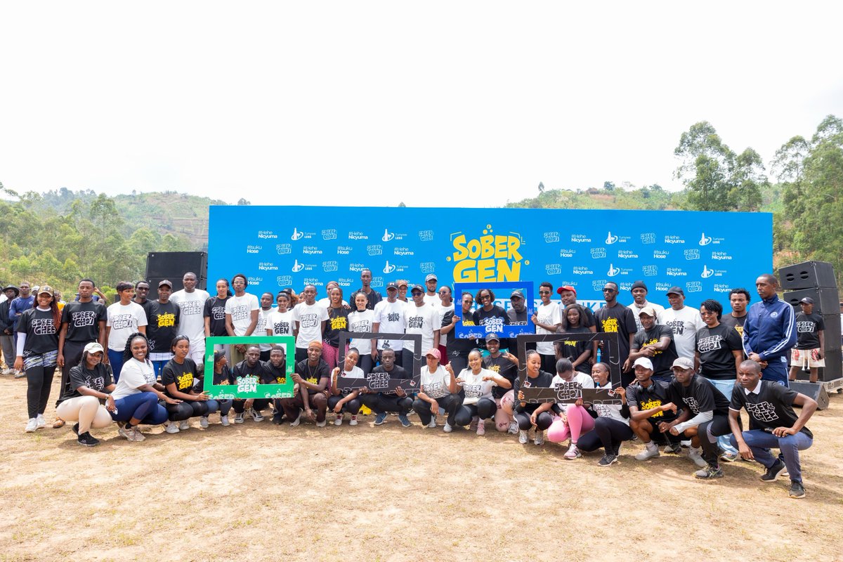 de_ndoli's tweet photo. @GakenkeDistrict @nmukazayire @gahundemaurice @sobergen250 Nyuma ya siporo rusange , mu karere ka @GakenkeDistrict hakomeje ubukangurambaga bwo kwirinda ibiyobyabwenge n'inzoga zitujuje ubuziranenge hamwe na minister wa @Rwanda_Sports @nmukazayire arikumwe n'urubyiruko rwa @sobergen250 @muka_vestine 
#SoberChou
#SoberGhee 
#SoberGen https://t.co/FAPo3g28iM