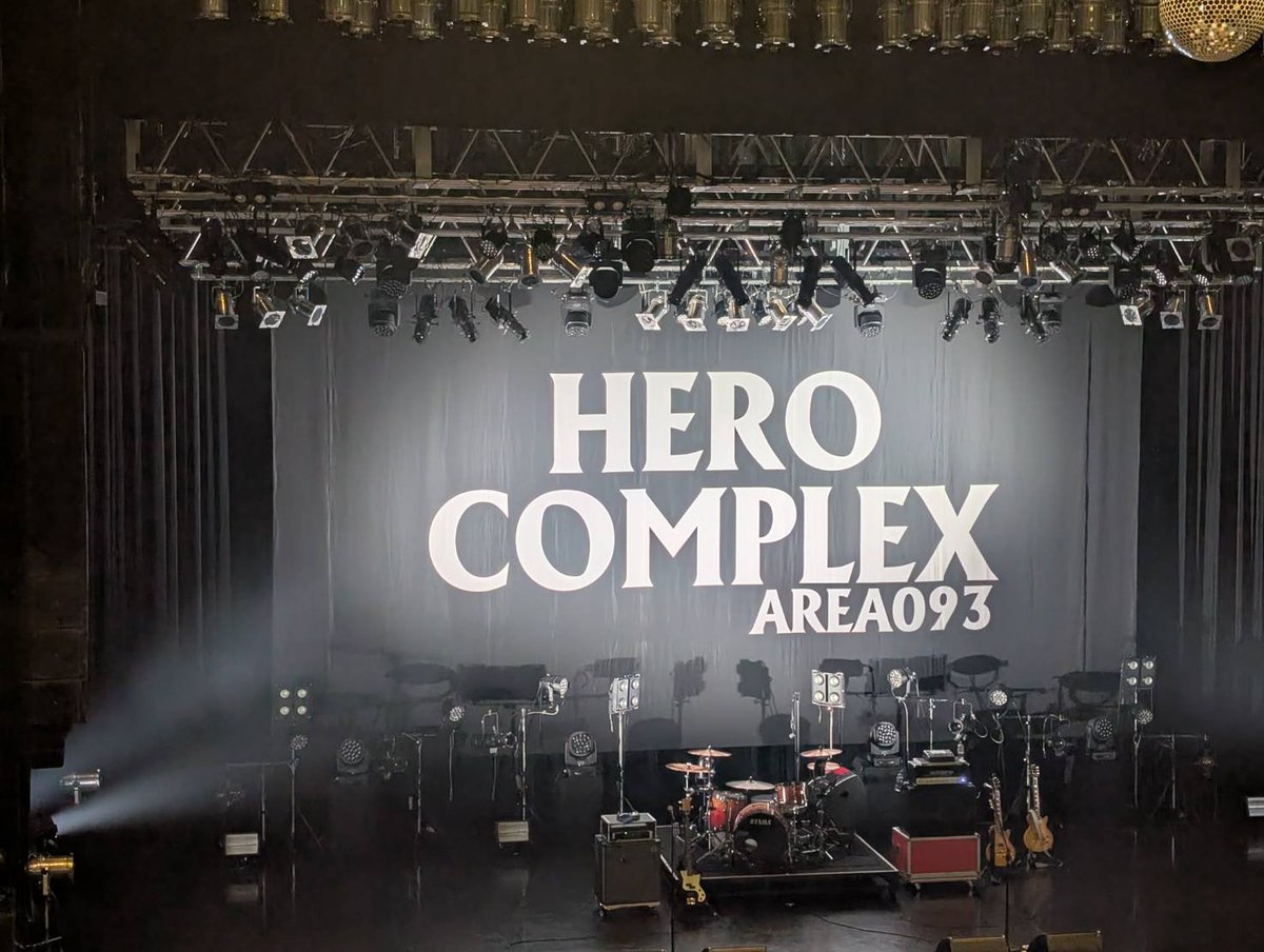 tohru092's tweet photo. トライアングルの発表から５ヶ月、ついにHEROのZepp福岡初ワンマン！
最近、気負って早く終わらないかなとずっと思っていたと、風太くんは言うけど、
今日、情熱たましい流れ出した瞬間に、全員勝ち確定🔥

この日来たみんなが死ねない理由が、HERO COMPLEX! https://t.co/dDKn0SI8us