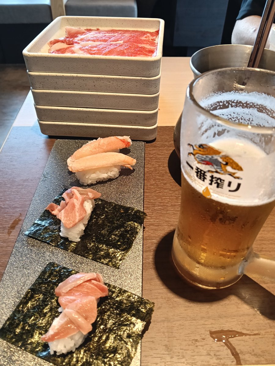 ishitake1018's tweet photo. 昼から飲めた🤤
夜は普通に飲んだ🤤

お店にちょっと期待し過ぎてたかな💦 https://t.co/LjoJvqpAOM