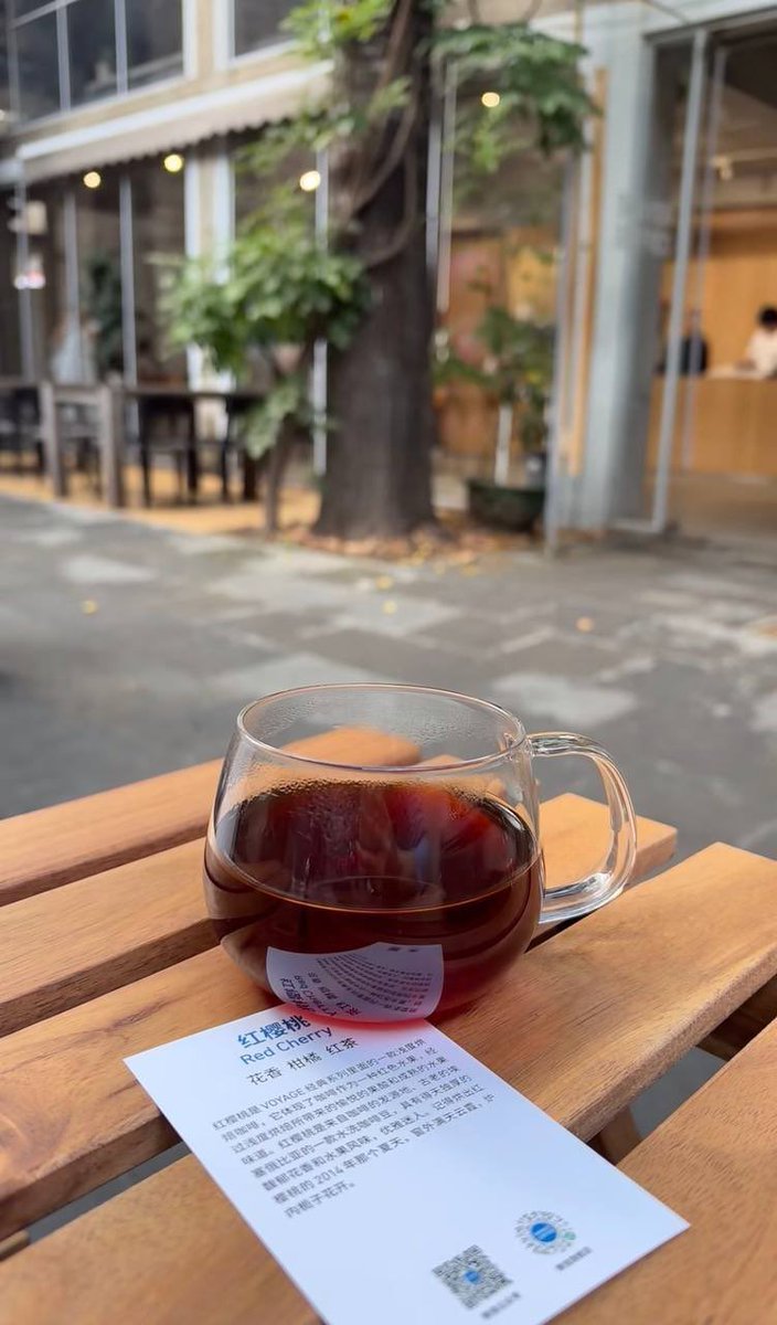 ZoeEberly's tweet photo. 长沙市岳麓区后湖国际艺术区大师岛A区7栋逅岛coffee约个咖啡，有在附近的吗，可以来坐坐。我请客！ https://t.co/LhaGW2jh0u