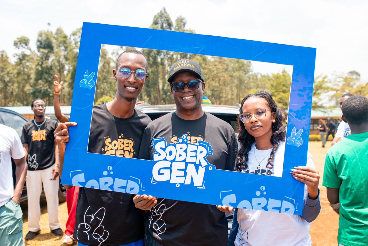YvesISHIMWE7's tweet photo. Imbaraga zubaka kandi vuba zizira ibiyobyabwenge n’inzoga zitujuje ubuziranenge; ndavuga Urubyiruko rw’u Rwanda….

#SoberGen #SoberGhee #SoberChou https://t.co/93EfJCpdFb