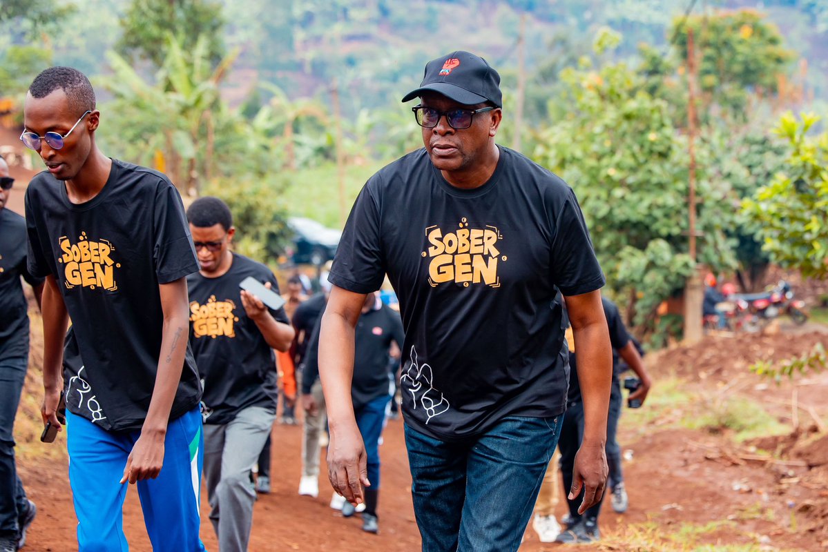 YvesISHIMWE7's tweet photo. Imbaraga zubaka kandi vuba zizira ibiyobyabwenge n’inzoga zitujuje ubuziranenge; ndavuga Urubyiruko rw’u Rwanda….

#SoberGen #SoberGhee #SoberChou https://t.co/93EfJCpdFb