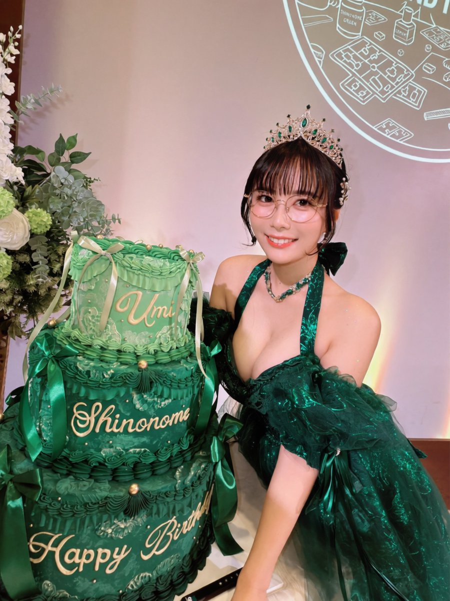 undersyrus1996's tweet photo. 東雲うみちゃんのイベント後は、いつも1日を思い返しつつ帰路に着く。目を瞑り今日の生誕祭のどの場面を辿っても、うみちゃんの眩しい笑顔、優しい表情を思い出す。目に浮かぶと自然と自分も笑顔になってしまう様な。東雲うみを浴びるって、この幸せな恍惚感の事だね😊
#東雲うみ
#東雲うみ生誕祭2026 https://t.co/VLXjQYOvBw