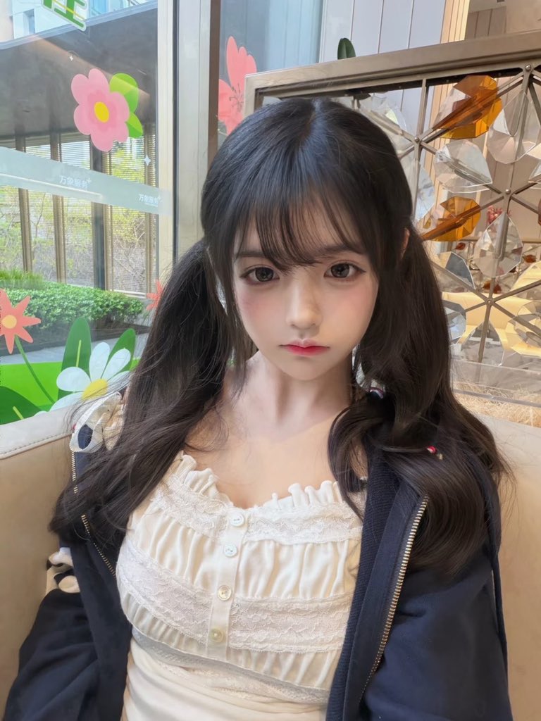 ErnieHunt9's tweet photo. 新人刚玩x

想发点照片  有人锐评女大福照吗

直接给不墨迹  发完我要删了….. https://t.co/p6kw0cFWxM