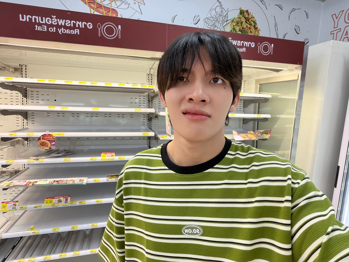 mintnk_'s tweet photo. รีวิววันนี้
กลับจากเชียงใหม่คับ
ไม่มีอะไรอีสคับ
ไม่มีไรทำซักผ้าถูพื้นเพื่อนบอกเปนพ่อบ้านคับ https://t.co/BwuNYRAX1g