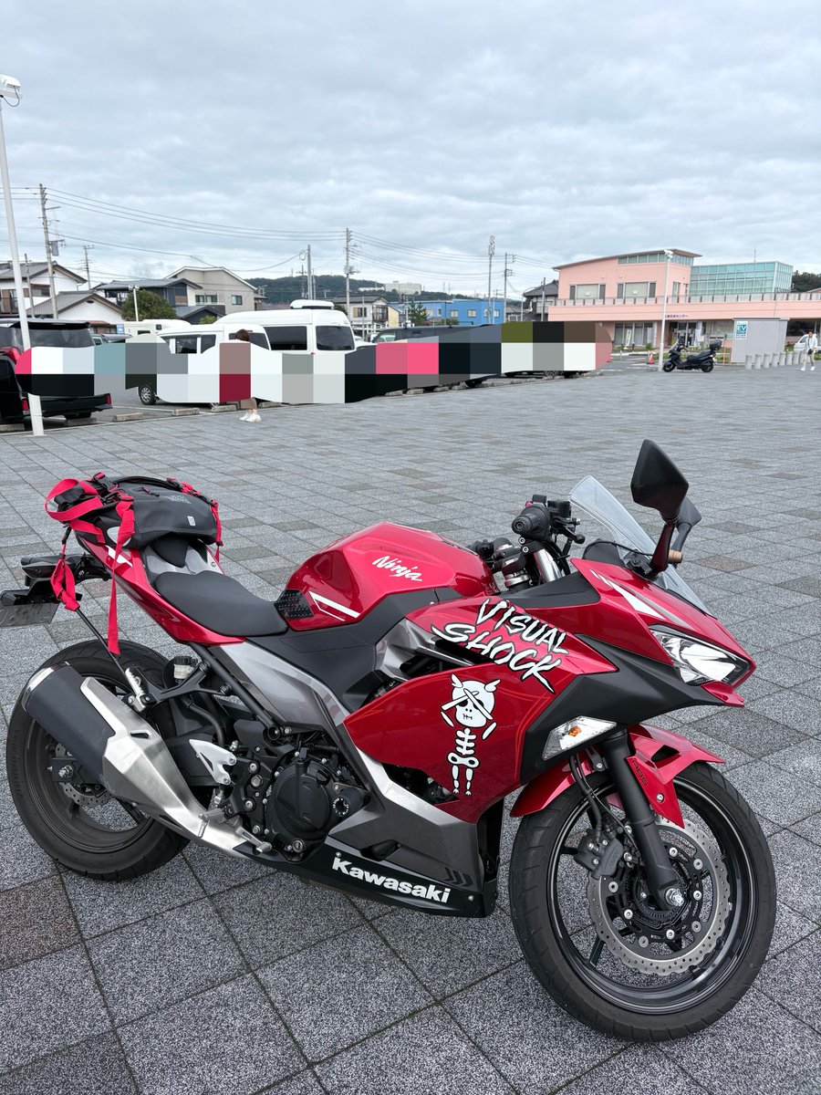 awadon_no's tweet photo. 恒例の
おさかなセンターで朝ごはん
からの海🌊
15分足らずで
シーグラスこんなに見つけた🤩

#kawasaki #ninja #ninja250 https://t.co/eM5sSTzwWT