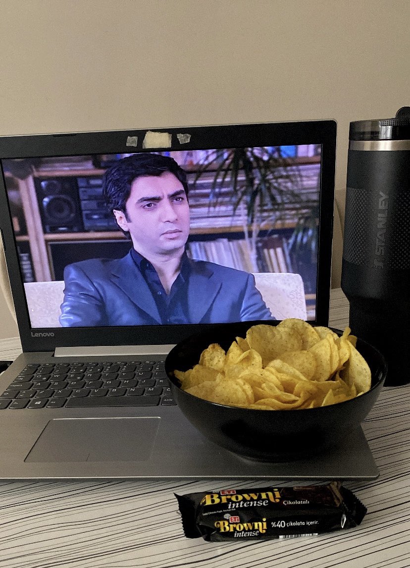 seningibir's tweet photo. Yağmurlu bir pazar aktivitesi #KurtlarVadisi https://t.co/HqrFlqRN4g