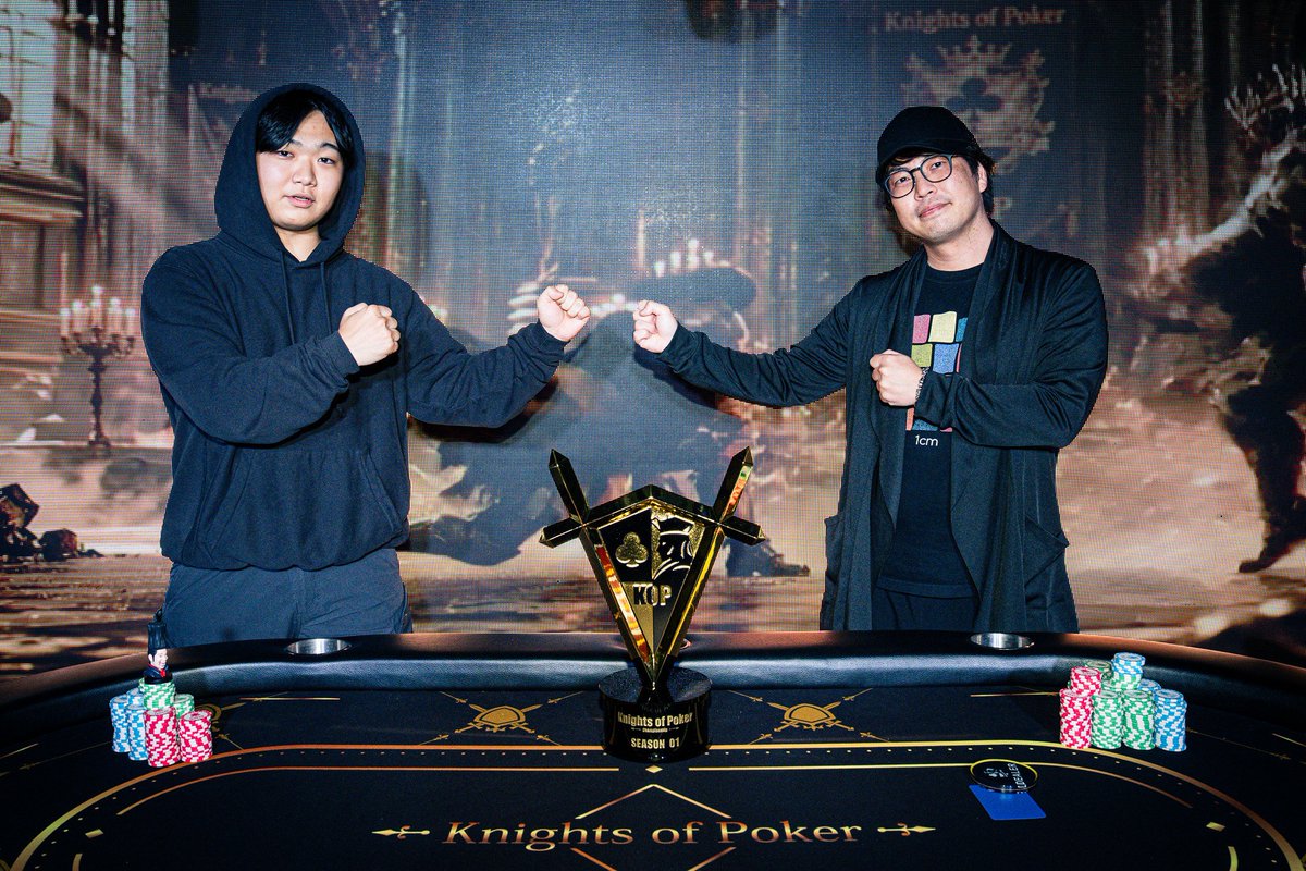 KOP_Japan's tweet photo. ⚜️Knights of Poker⚜️
【Main Event: THE CROWN Day2】
ついにヘッズアップになりました⚔️
みらたそ 4,675,000点
vs
もりぞー 6,550,000点
(敬称略)
玉座を奪うのは誰だ‼️
#KOP
#KnightsofPoker https://t.co/Tk3BiNwYtt