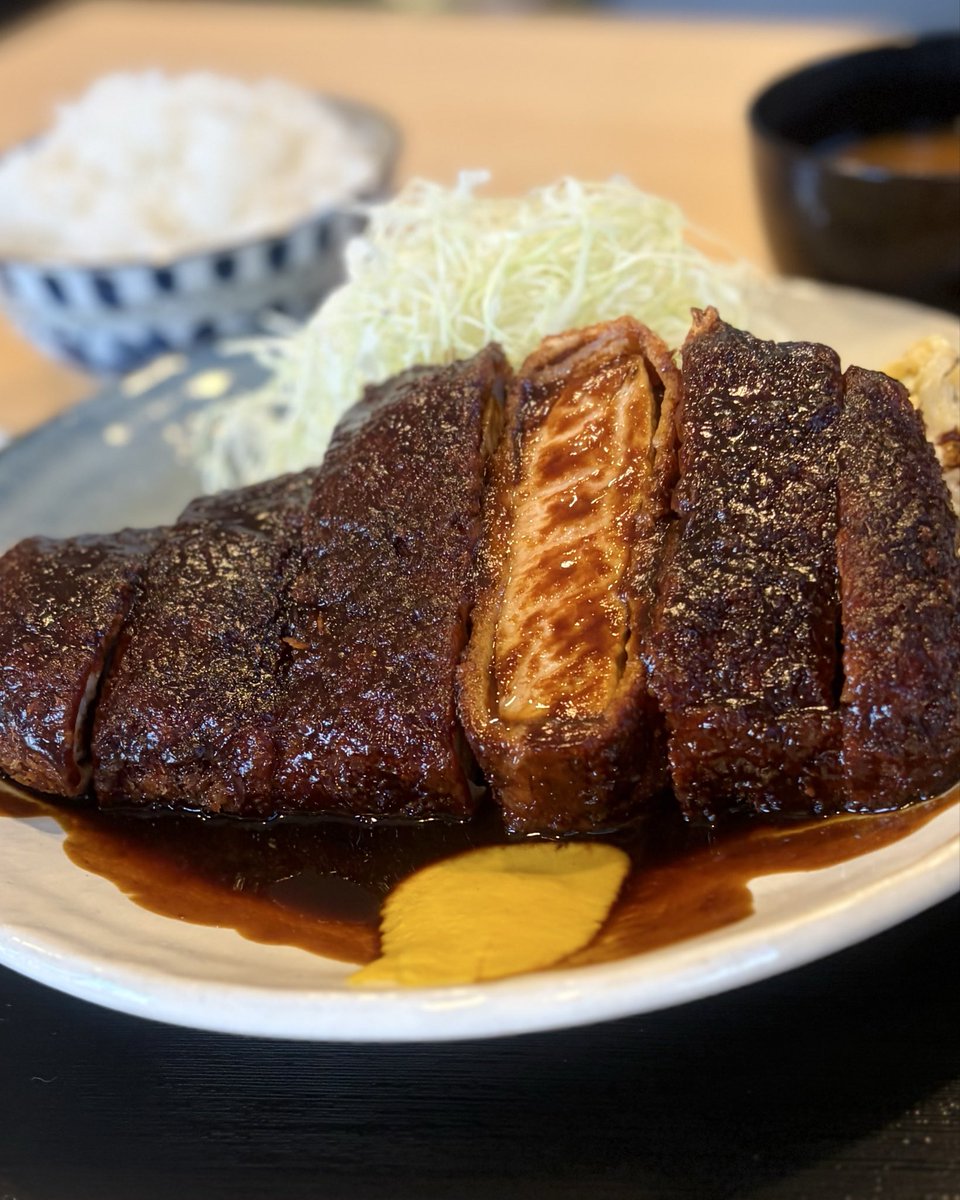 nagoya_jouhou's tweet photo. 鶴舞公園近く『とんかつ 仲由』で味わう厚切りジューシーな味噌カツ https://t.co/lhT9ikKgOJ