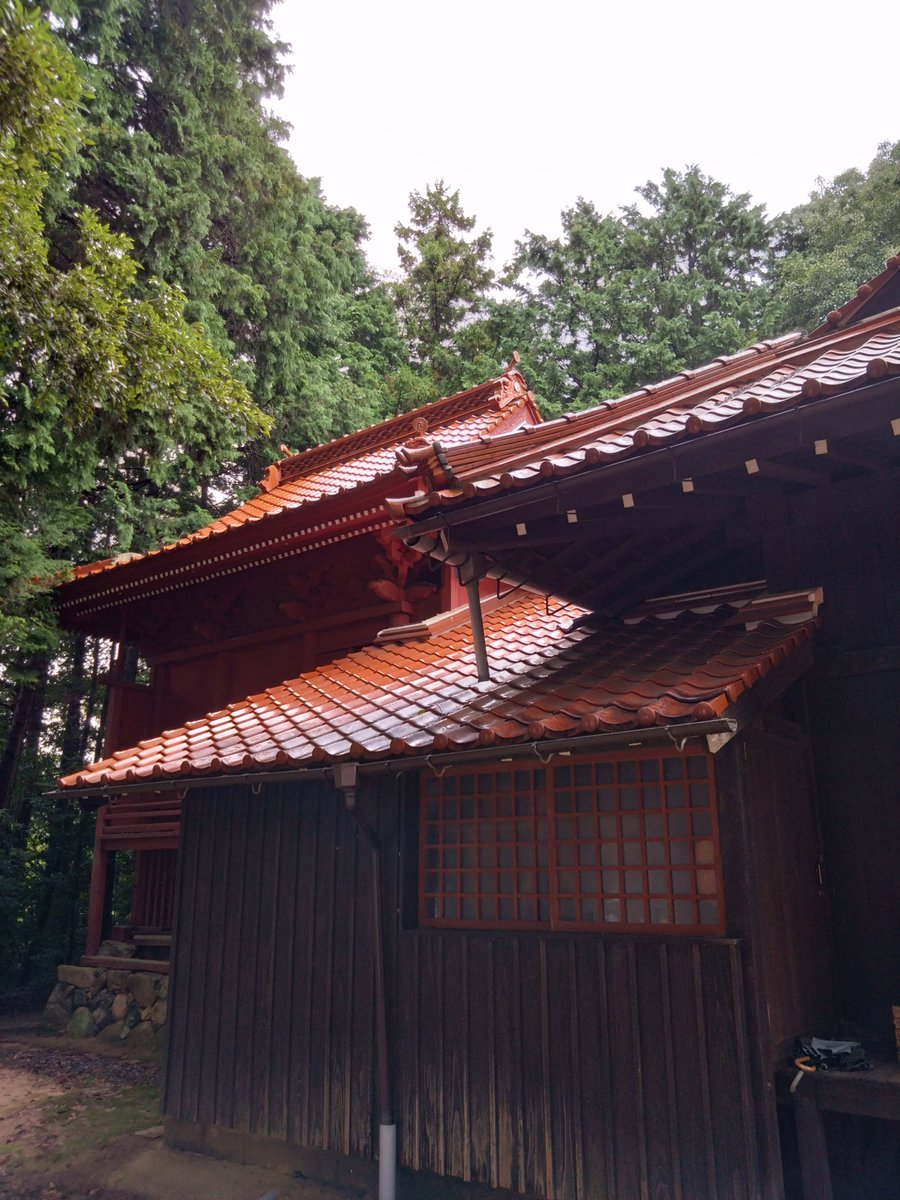 manaijinja's tweet photo. 益田市方面に巡拝研修として、櫛代賀姫神社と白上八幡宮に参拝いたしました。石州瓦のお屋根の社は御当地の特色でした。両社とも宮司さん方の丁寧で温かいもてなしをいただきました。有意義な研修となりました。
#益田市
#神社
#参拝 https://t.co/OcwLwpmaDW