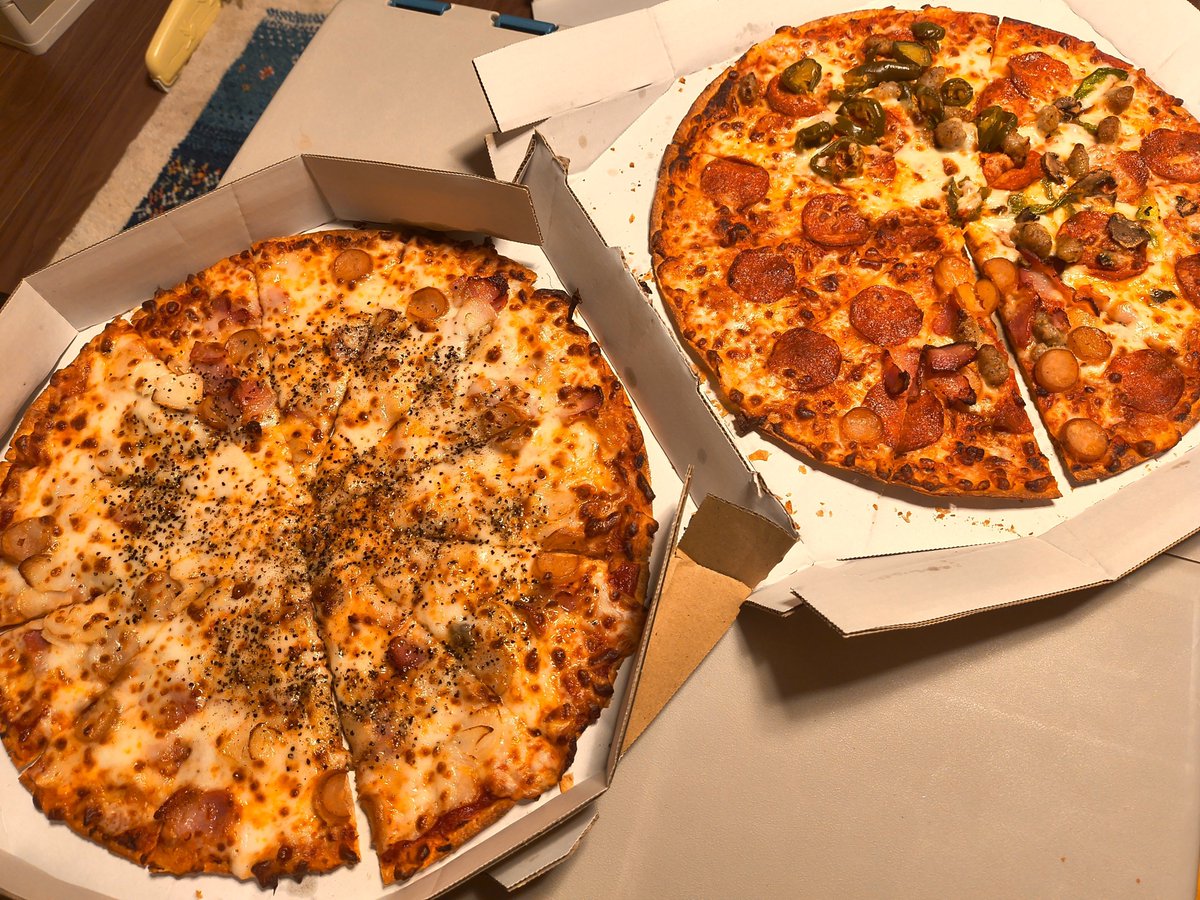 Pinako_kosodate's tweet photo. 今日の我が家の晩ごはん🍕 https://t.co/oV1dQvDN0l