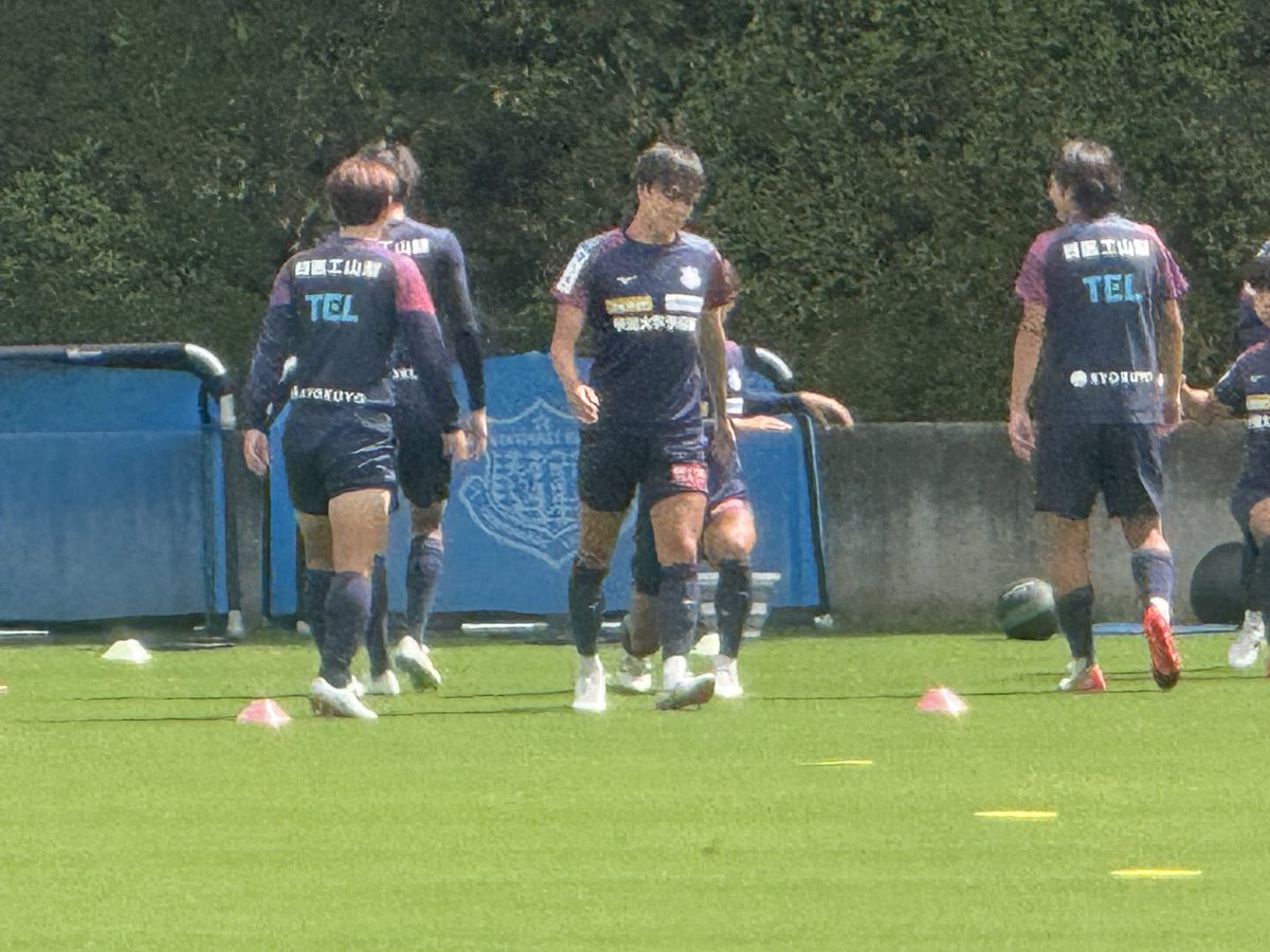aiai4492's tweet photo. 私は成豪推しだし、贔屓もあるけど、昨日の成豪にブーイングされるようなプレイはなかったと思ってる。

泣きながら、悔しさを噛み締めながらゴール裏に来た選手にブーイングは悲しいよ。

自分が辛くても寄り添えるサポで居たい。

選手とサポーターが、一丸となって乗り越えるしかない！ https://t.co/Ao13GYLzA8