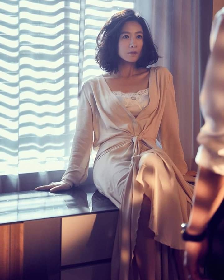 factualindexx's tweet photo. 🇰🇷 Famous Korean Actresses & Their Ages in 2026 🎬

1. Kim Hee-ae — 59
2. Lee Young-ae — 55
3. Ha Ji-won — 48
4. Kim Tae-hee — 46
5. Gong Hyo-jin — 46
6. Song Ji-hyo — 45
7. Song Hye-kyo — 44
8. Jun Ji-hyun — 44
9. Son Ye-jin — 44
10. Shin Min-a — 42
11. Kim Tae-ri — 36
12. Park Shin-hye — 36
13. Park Bo-young — 36
14. Kim Go-eun — 35
15. Kim Ji-won — 33
16. IU — 33
17. Suzy — 31
18. Han So-hee — 31
19. Jisoo — 31
20. Kim Yoo-jung — 26

Which Korean actress is your favourite? ❤️