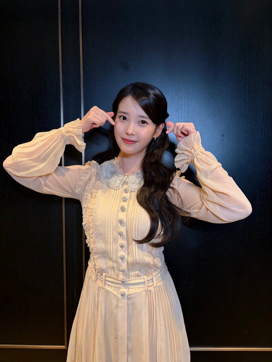 factualindexx's tweet photo. 🇰🇷 Famous Korean Actresses & Their Ages in 2026 🎬

1. Kim Hee-ae — 59
2. Lee Young-ae — 55
3. Ha Ji-won — 48
4. Kim Tae-hee — 46
5. Gong Hyo-jin — 46
6. Song Ji-hyo — 45
7. Song Hye-kyo — 44
8. Jun Ji-hyun — 44
9. Son Ye-jin — 44
10. Shin Min-a — 42
11. Kim Tae-ri — 36
12. Park Shin-hye — 36
13. Park Bo-young — 36
14. Kim Go-eun — 35
15. Kim Ji-won — 33
16. IU — 33
17. Suzy — 31
18. Han So-hee — 31
19. Jisoo — 31
20. Kim Yoo-jung — 26

Which Korean actress is your favourite? ❤️